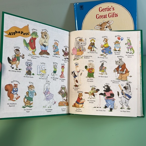 AlphaPets Books Ollie’s Folly & Gertie’s Great Gifts, Vintage 1990’s Kids Books - Picture 8 of 8